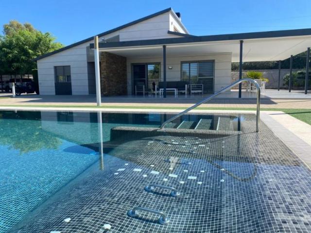 Chalet en venta en Elche, Matola
