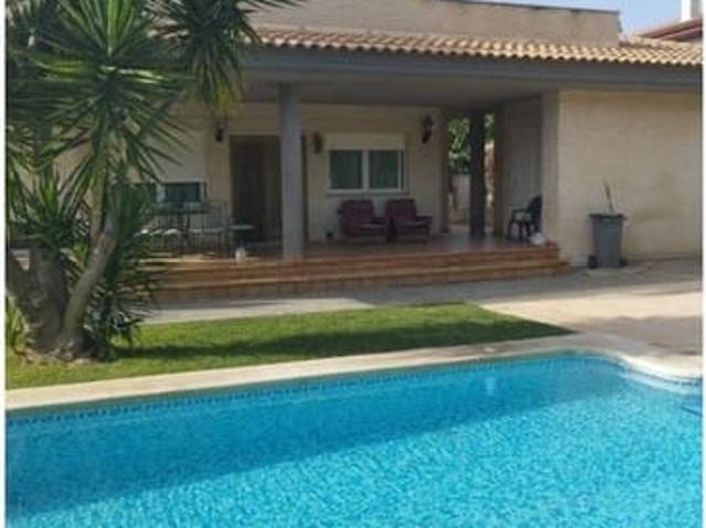 Chalet en venta en Elda, Alicante