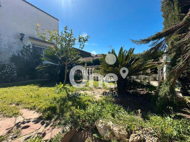 Chalet en venta en Eliana l´, Entrepinos. One SAB Inmobiliaria presenta chalet independiente junto a la Vallesa, en Entrepinos. Chalets Eliana.