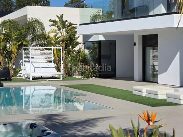 Chalet en venta en Eliana l´, El Carme Sant Agustí Bonavista. EXCLUSIVA VILLA CONTEMPORÁNEA EN LELIANA. Chalets Eliana.