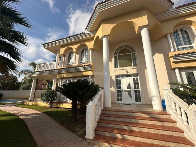 Chalet en venta en Eliana l´, Montealegre. Villa en venta en Montealegre, 4 dormitorios. Chalets Eliana.