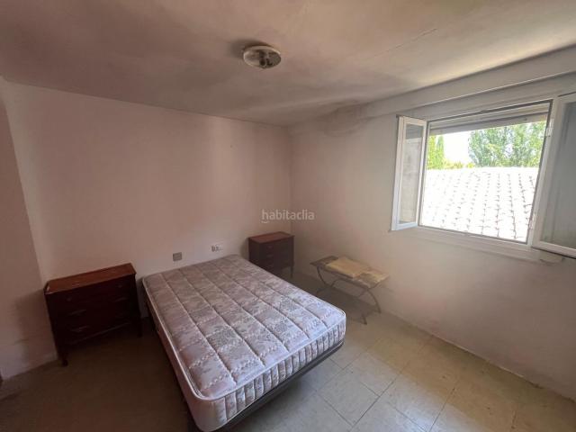Chalet en venta en Estadilla. Calle san juan, cerca del centro. Chalets.
