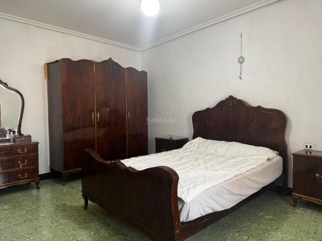 Chalet en venta en Estadilla. Calle San juan, zona alta de la población. Chalets.