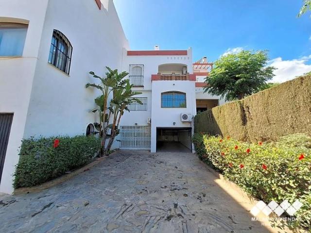 Chalet en venta en Estepona, Calle la Moraleja, 29688