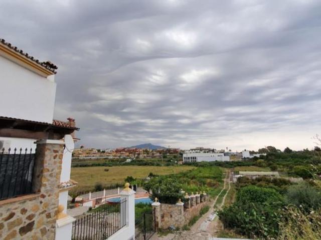 Chalet en venta en Estepona, Cancelada
