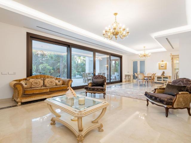 Chalet en venta en Estepona, Casasola. Villa en Estepona. Chalets.