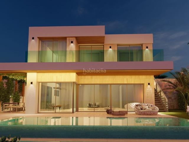 Chalet en venta en Estepona, Centro. Villas Independientes en Estepona. Chalets.