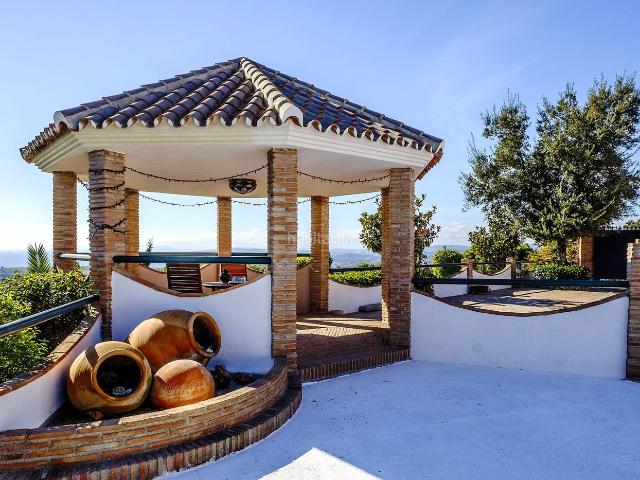 Chalet en venta en Estepona, Altos de Estepona. Chalets.