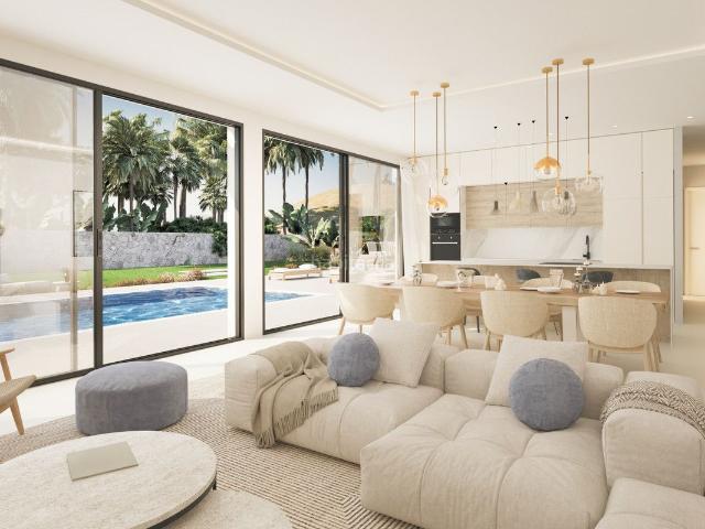 Chalet en venta en Estepona, Buenas Noches. Chalets.