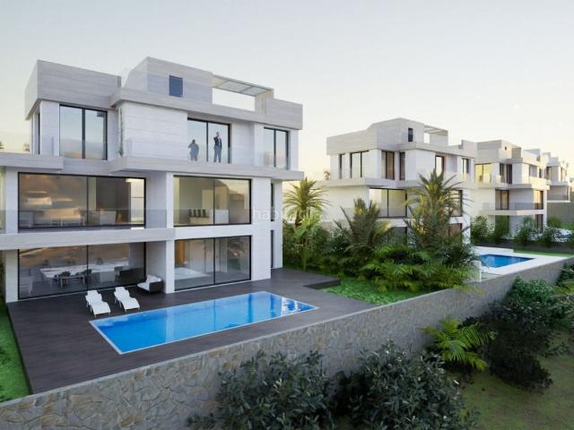 Chalet en venta en Estepona, Estepona Golf. Villa en Estepona. Chalets.