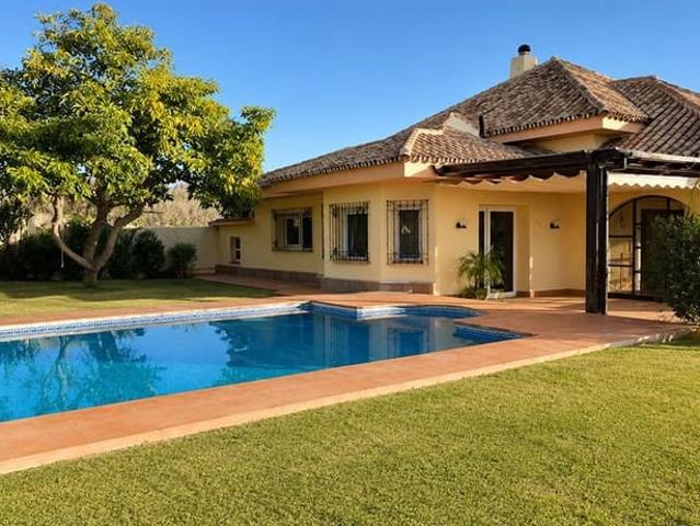 Chalet en venta en Estepona, Málaga Costa del Sol