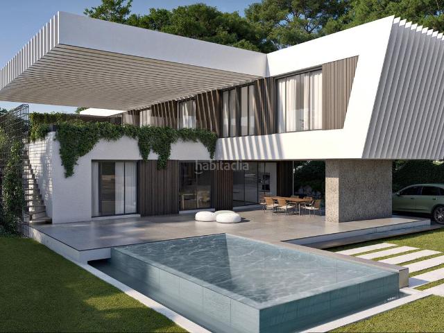 Chalet en venta en Estepona, Nueva Atalaya. Villa en Estepona. Chalets.