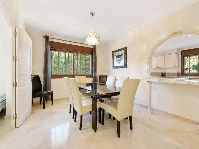 Chalet en venta en Estepona, Nueva Atalaya. Chalets.