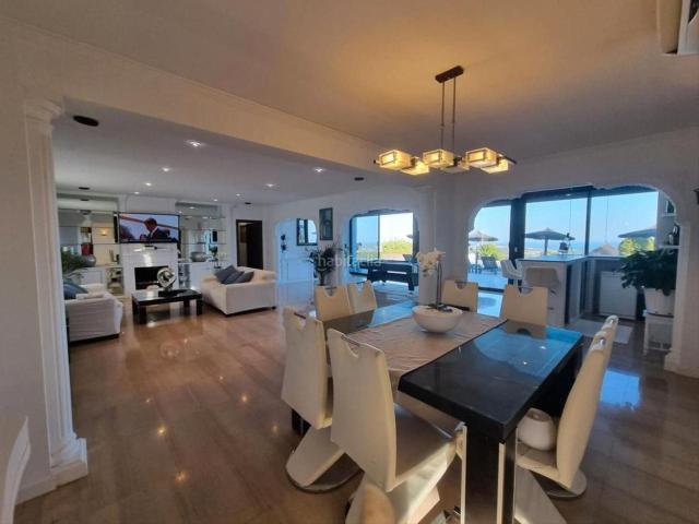 Chalet en venta en Estepona, Puerto de Estepona. Villa de Ensueño en Sierra Bermeja: Elegancia y Vistas Panorámicas. Chalets.