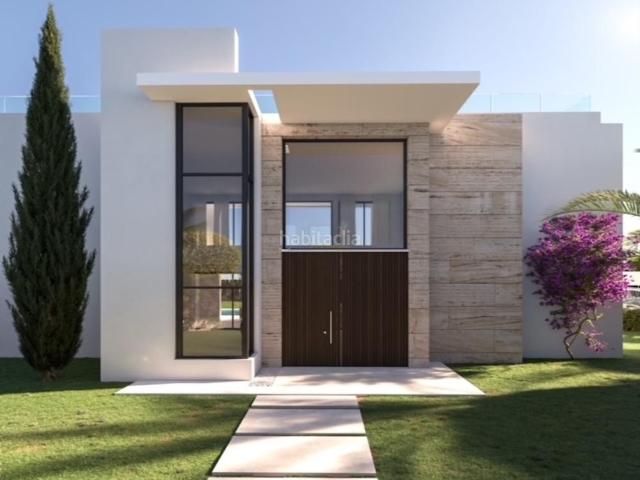 Chalet en venta en Estepona, Paraiso Barronal. Villa de lujo de 4 dormitorios y 5 baños en Estepona junto a Campo de Golf El Campanario. Obra Nueva. Chalets.