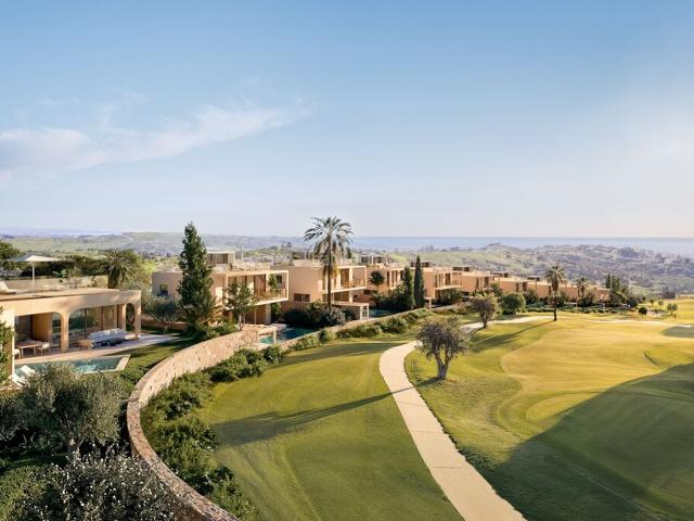 Chalet en venta en Estepona, Parque Central. Chalets.