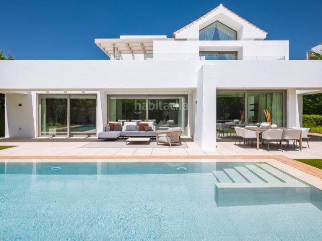 Chalet en venta en Estepona, Parque Central. Chalets.