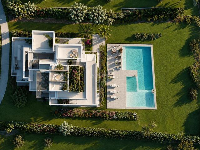 Chalet en venta en Estepona, Puerto de Estepona. 7 Exclusivas Villas de Lujo a 200 metros de la Playa Estepona. Chalets.