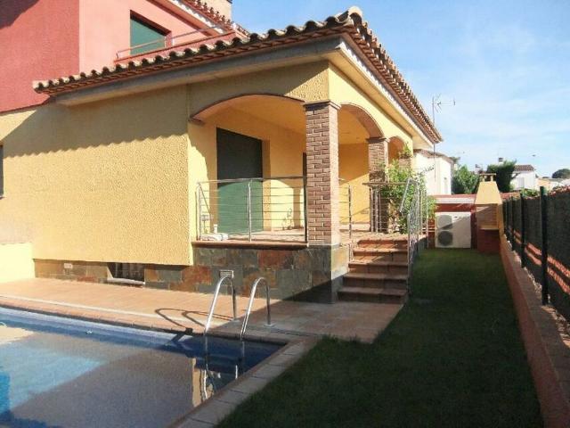 Chalet en venta en Escala, L´, de 238 m² 4 habitaciones por 550.000