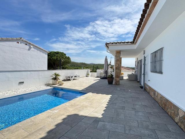 Chalet en venta en Escala L´, Port La Clota Puig Sec Costa Brava. Preciosa casa en venda a l'Escala, zona Puig Sec!. Chalets Escala.