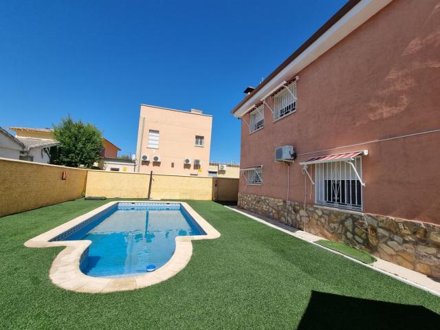 Chalet en venta en Escalona. Chalets.