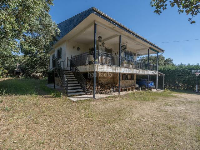 Chalet en venta en Escorial El, Las Zorreras Monte Encinar. Chalet independiente con gran parcela y posibilidad de dos viviendas en Monte Encinar Las Zorreras. Chalets Escorial.