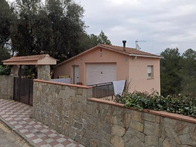 Chalet en venta en Esparreguera, de 105 m² 5 habitaciones por 307.000