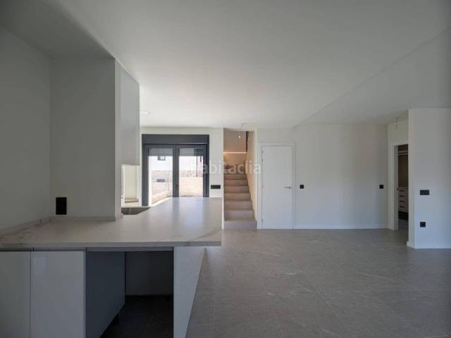 Chalet en venta en Espinar El, San Rafael. Casa adosada en venta en El Espinar Segovia. Chalets Espinar.