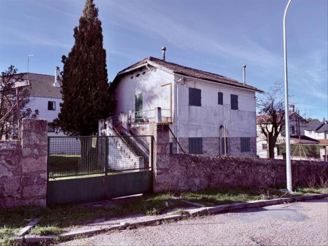 Chalet en venta en Espinar El, San Rafael. Casa unifamiliar en venta en El Espinar El Espinar Segovia. Chalets Espinar.