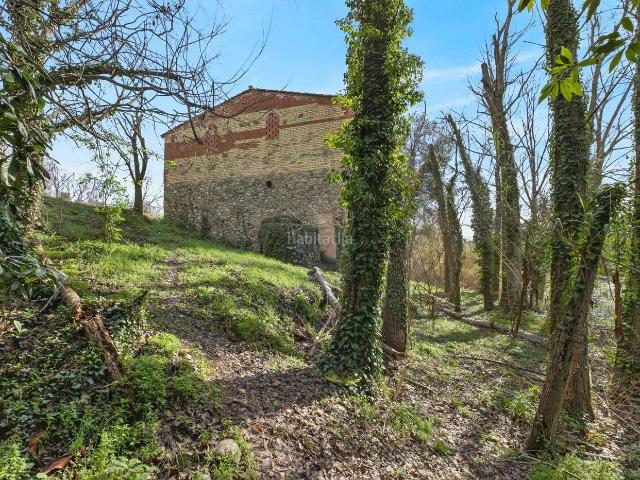 Chalet en venta en Esponellà. Masia. Chalets.
