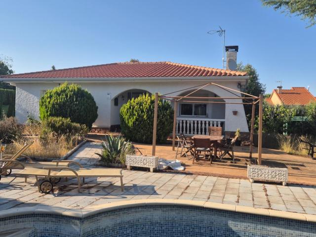 Chalet en venta en Eurovillas