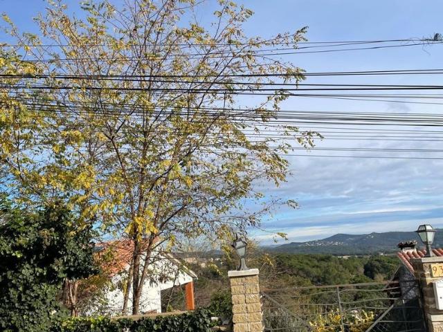 Chalet en venta en Fogars de la Selva. Oportunidad de Inversión! CHALET EN FOGARS DE LA SELVA BARCELONA. Chalets Fogars de la.