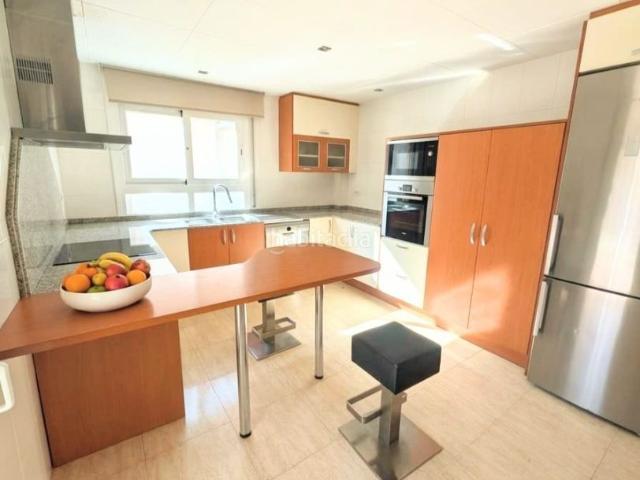 Chalet en venta en Fonollosa. Despierta cada día en un hogar que no solo habitas, sino que te cuida: una experiencia de bienestar. Chalets.