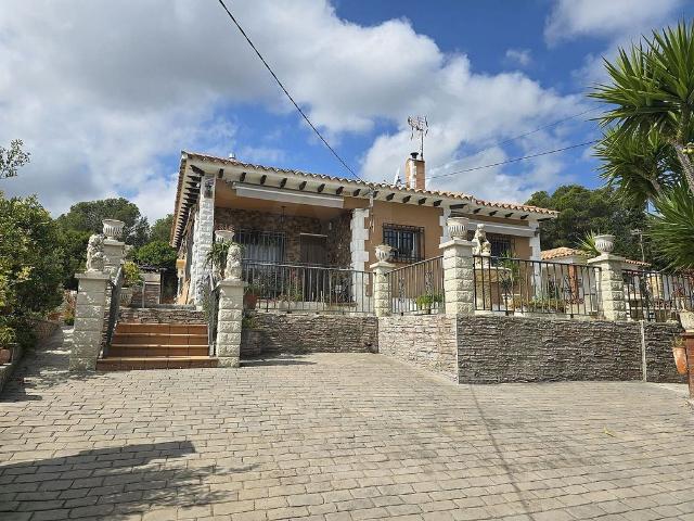 Chalet en venta en Font Rubí, de 111 m² 4 habitaciones por 290.000