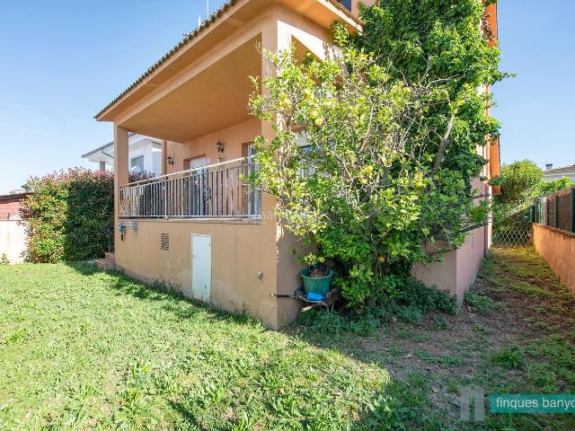 Chalet en venta en Fontcoberta. Casa aillada Melianta. Chalets.