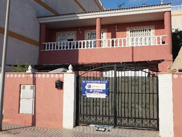 Chalet en venta en Formentera del Segura, Alicante