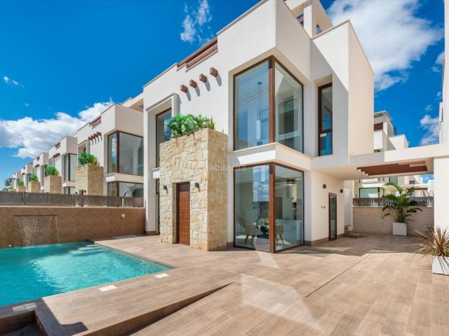 Chalet en venta en Formentera del Segura. Villa de Ensueño en Las Lagunas Ciudad Quesada. Chalets Formentera del.