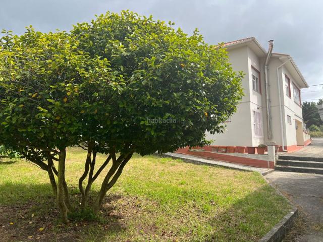 Chalet en venta en Ferrol, Área Rural. SE VENDE CASA EN ESMELLE A ESCASOS METROS DE LA PLAYA. Chalets.