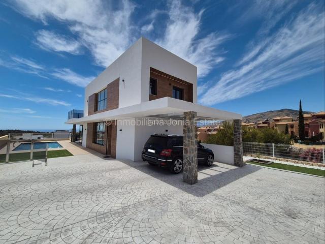 Chalet en venta en Finestrat, Golf Bahía. Chalets.
