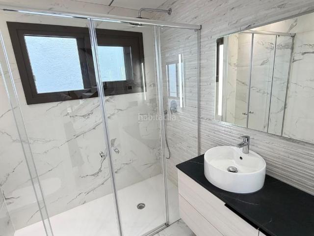 Chalet en venta en Finestrat, Balcón de Finestrat Terra Marina. Villa de lujo en Balcón de Finestrat con piscina climatizada y sótano independiente. Chalets.