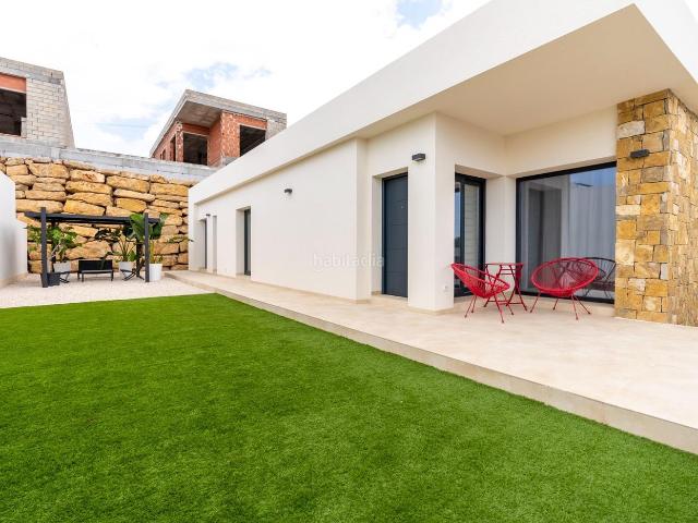 Chalet en venta en Finestrat, Finestrat Pueblo. Casa de Verano Perfecta con Vista Impresionante. Chalets.
