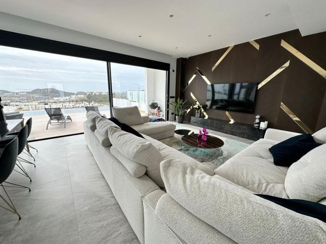 Chalet en venta en Finestrat, Finestrat Pueblo. CHALET DE LUJO EN URBANIZACCION CERRADA COSTALIFE. Chalets.