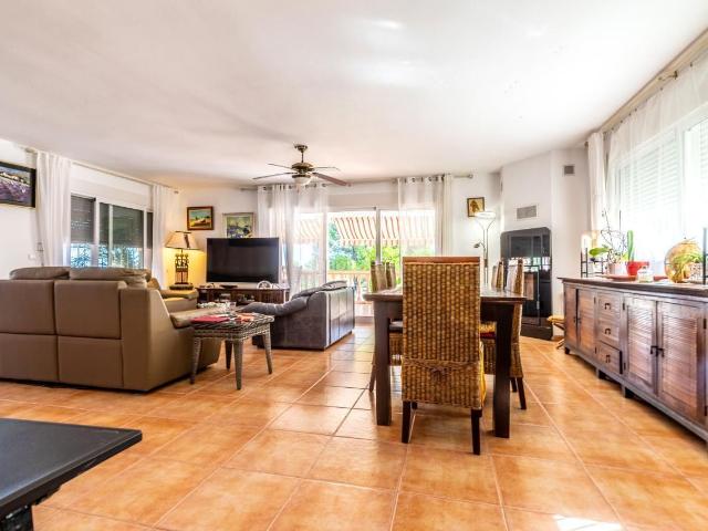 Chalet en venta en Finestrat, Finestrat Pueblo. Chalets.