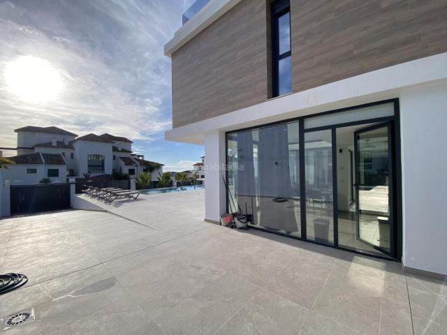 Chalet en venta en Finestrat, Golf Bahía. Chalets.
