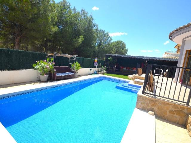 Chalet en venta en Finestrat, Golf Bahía. SE VENDE VILLA DE TRES DORMITORIOS CON PISCINA PROPIA EN FINESTRAT SIERRA CORTINA. Chalets.