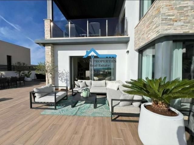 Chalet en venta en Finestrat, Golf Bahía. Villa de lujo a la venta en Calle Copenhague Finestrat. Chalets.