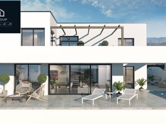 Chalet en venta en Finestrat, Golf Puig Campana