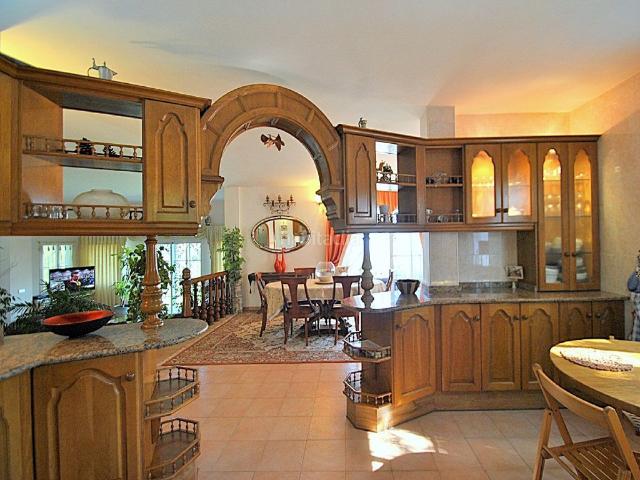 Chalet en venta en Fuengirola, Centro ciudad. Exclusivo chalet independiente con jardín y piscina privada. Chalets.