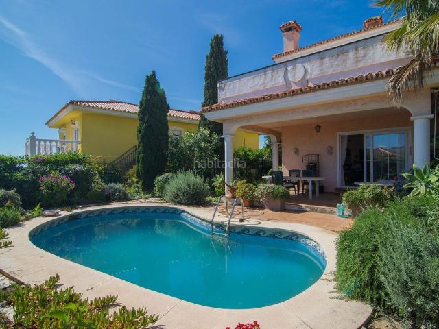 Chalet en venta en Fuengirola, Centro ciudad. Villa Aislada de 3 dormitorios en Fuengirola. Chalets.
