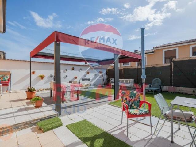 Chalet en venta en Fuensaldaña, Urbanizacion ciudad de la juventud